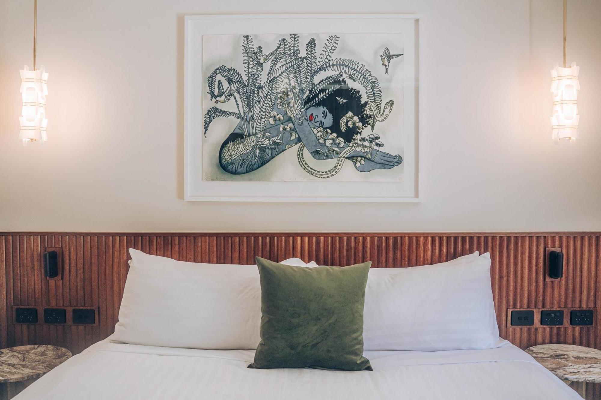 Risby Cove Boutique Hotel Strahan Exteriör bild