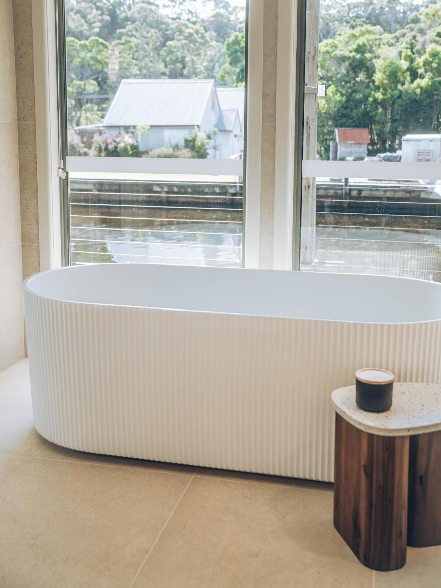 Risby Cove Boutique Hotel Strahan Exteriör bild