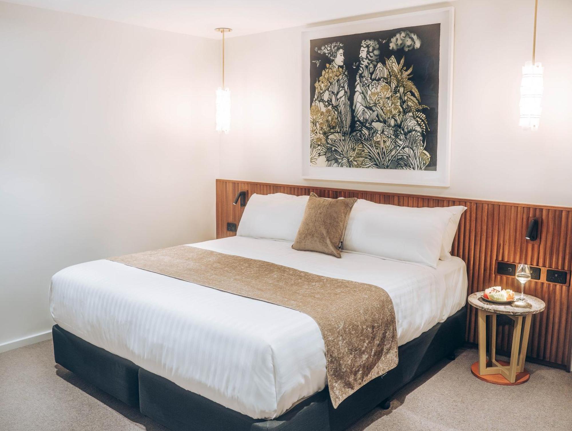 Risby Cove Boutique Hotel Strahan Exteriör bild